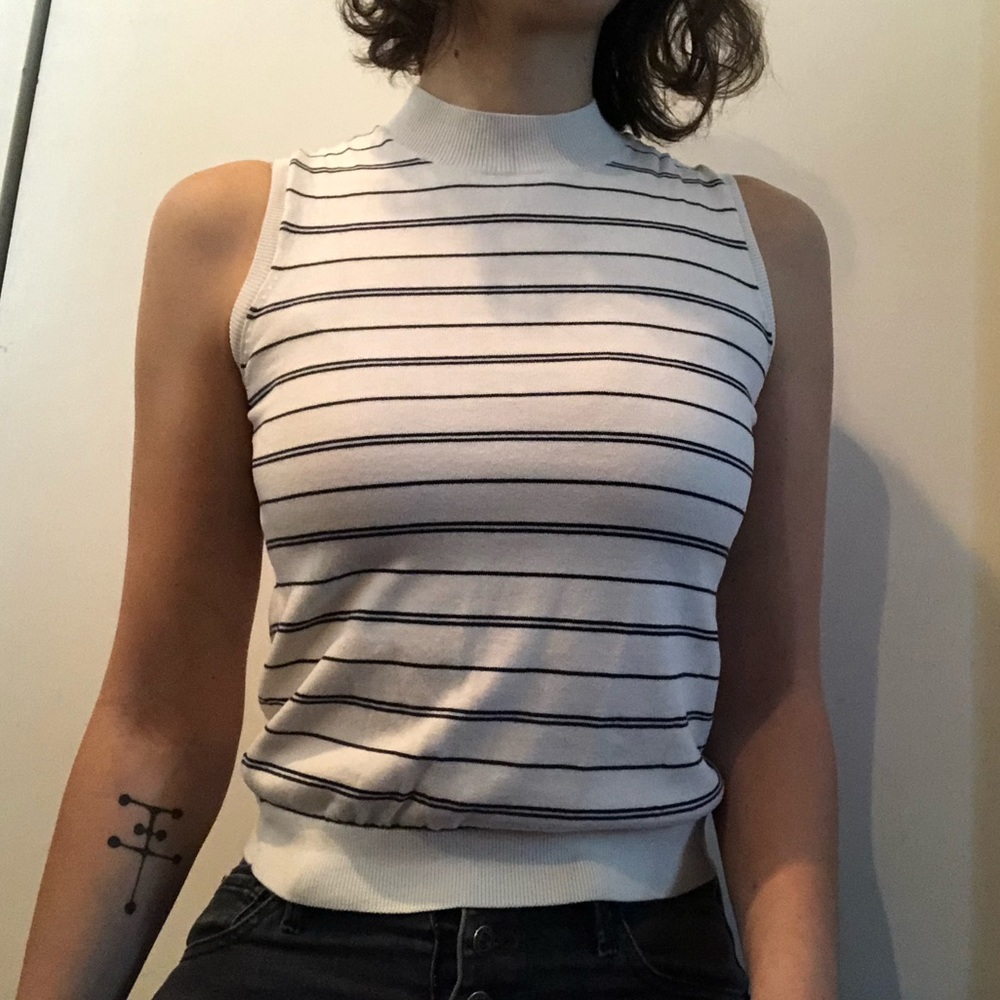 White and blue stripped knit tank